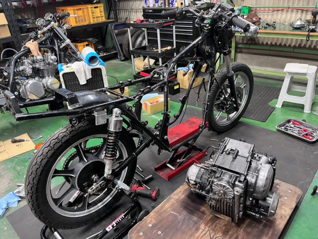 T様 Z400J レストア 前編 | Atlas